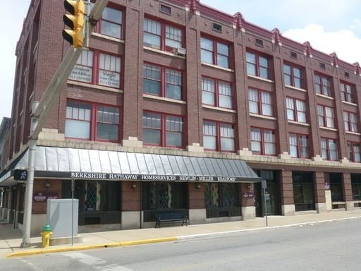 Building Photo - 611 Ohio St