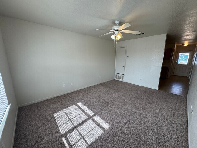 Foto del edificio - 400 Brittney Way