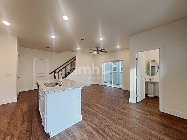 Building Photo - 33030 Lookout Ln