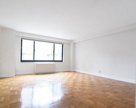 Primary Photo - 320 W 45th St