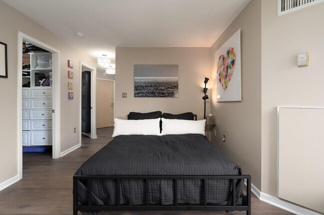 Building Photo - 2111 Wisconsin Ave NW