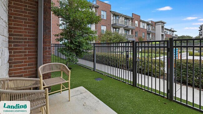 Foto del edificio - 2800 NE Green Oaks Blvd