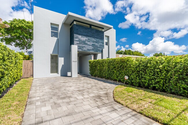 Foto del edificio - 3663 SW 15th St