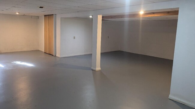 Building Photo - 720 Fraser St