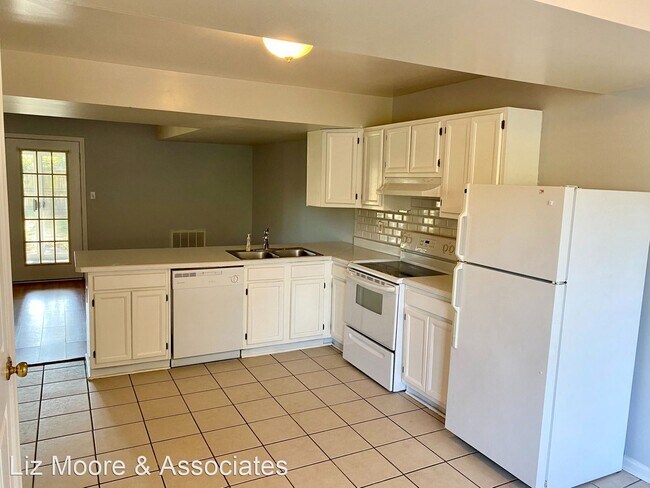 Foto del edificio - 3 br, 2.5 bath House - 216 South Avenue