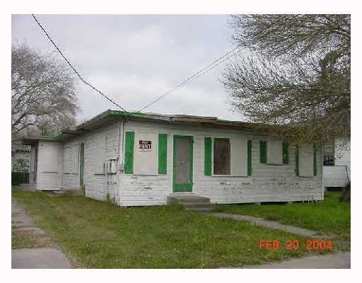 Exterior frontal - 2510 W Broadway St