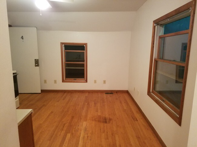 Foto principal - 102 Spring St