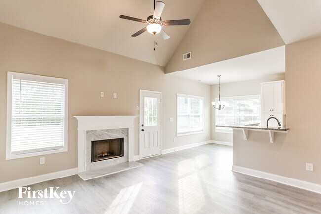 Building Photo - 251 Cranbrooke Dr