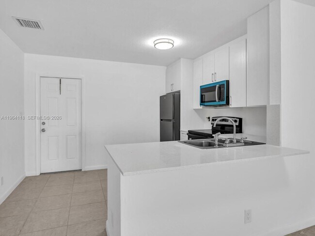 Building Photo - 241 NW 40th St