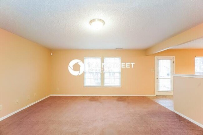 Foto del edificio - 3 Bedroom Pet-Friendly Home in Ingalls, IN with Main Street Renewal
