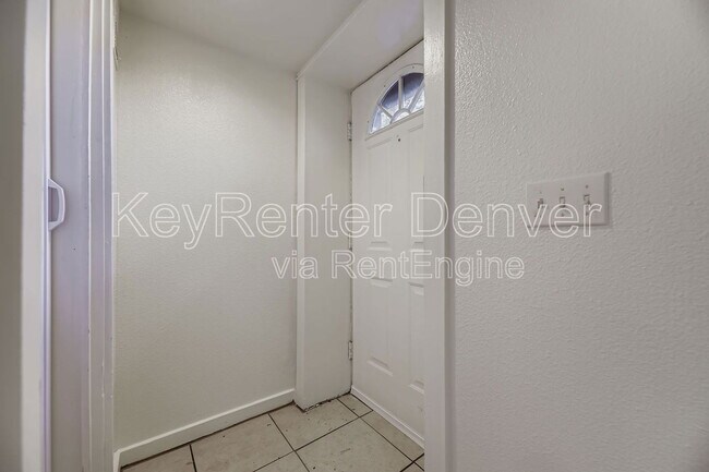 Foto del edificio - 2513 S Broadway