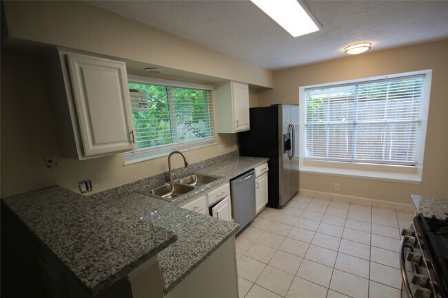 Building Photo - 22138 Birch Valley Dr