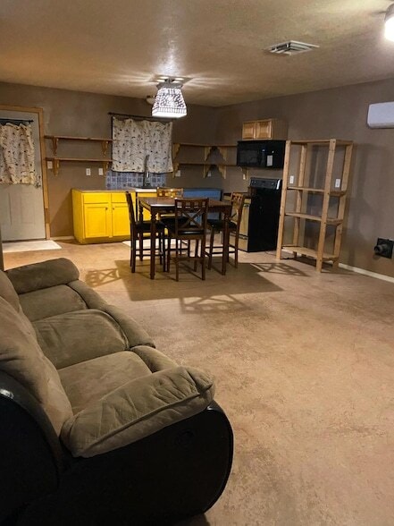 Building Photo - 170 El Cerro Lp