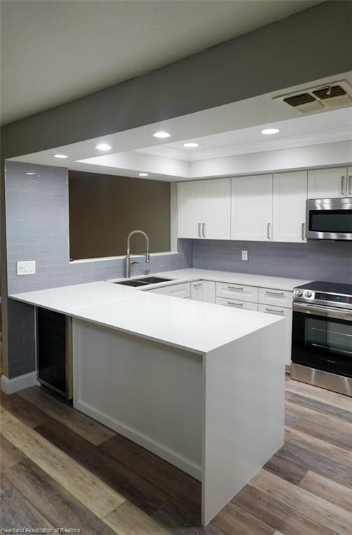 Foto del edificio - 1561 Lakeview Dr