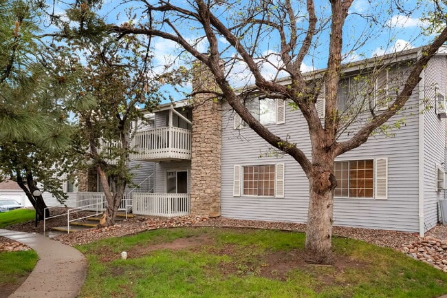 Foto del edificio - Aurora - 2 Bedroom 2 Bath Condo - Garage, Washer/Dryer - Community Pool