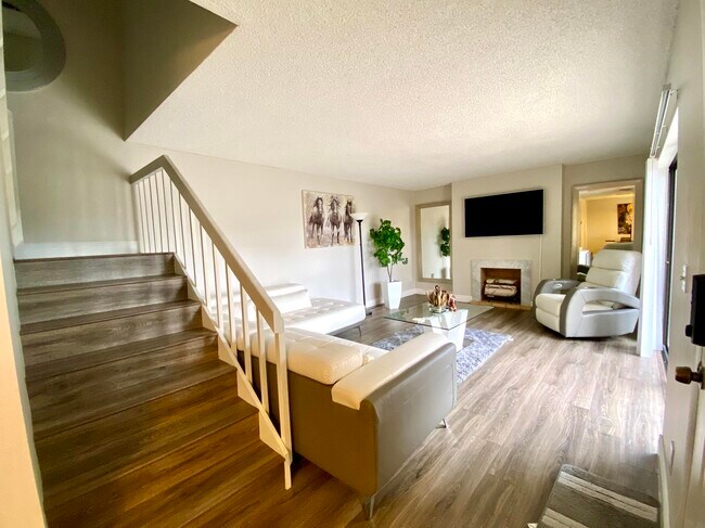 Building Photo - 348 Lake Arbor Dr