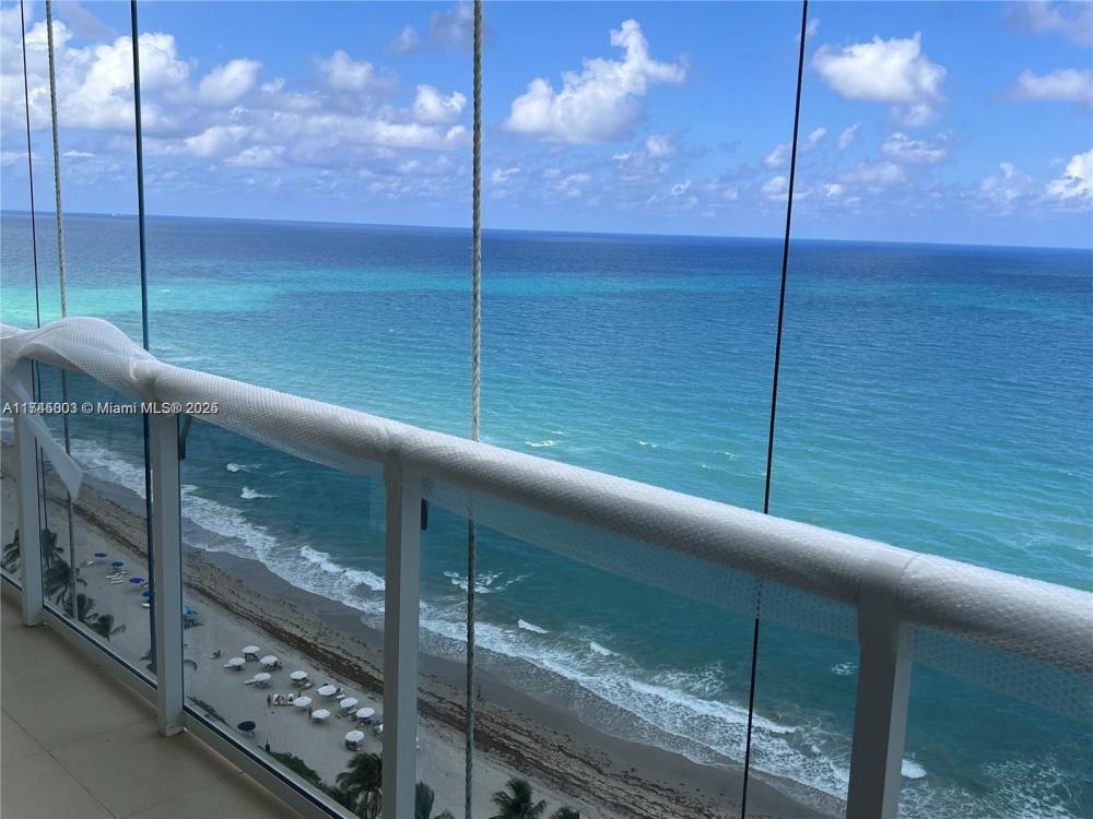 Foto principal - 2 bedroom in Hallandale FL 33009