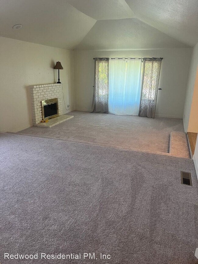 Building Photo - 3 br, 2 bath House - 2801 Hidden Valley Drive