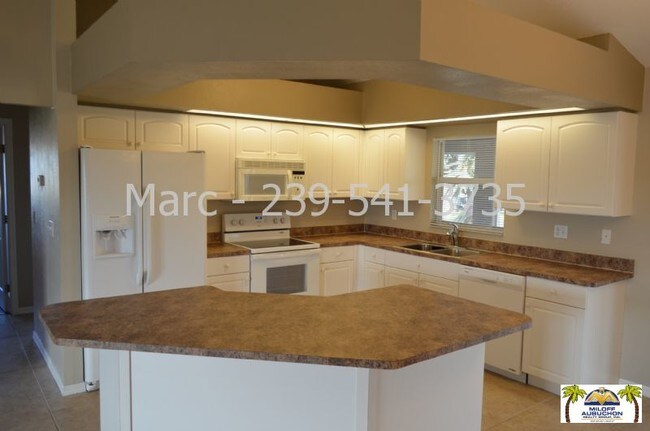 Foto del edificio - 235 NW 4th Pl