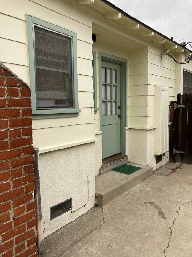 Building Photo - 227 W 64th Pl