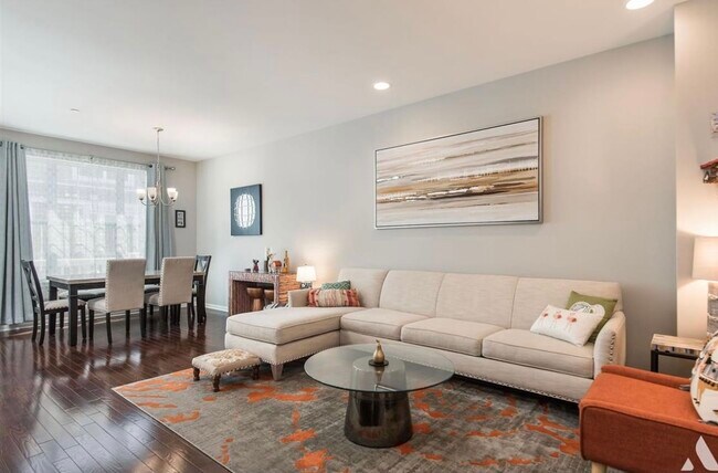Foto del edificio - 833 Lexington Cir E