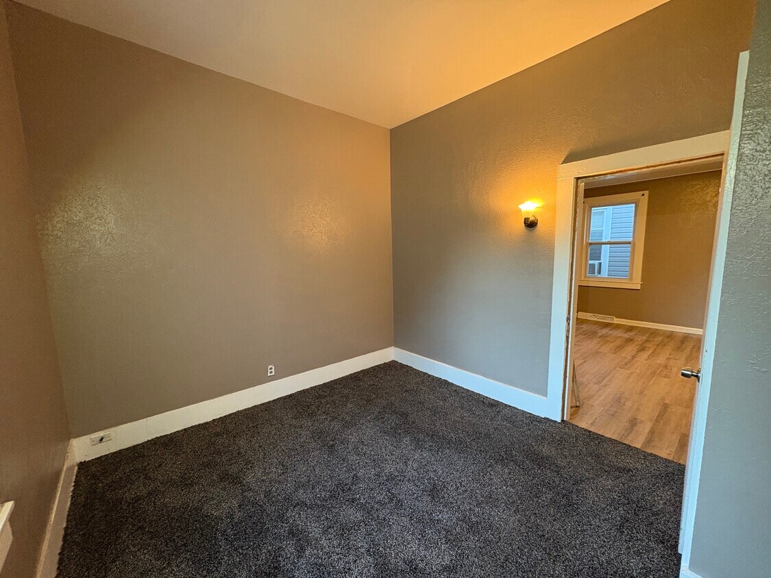 Foto principal - 1221 Peck St