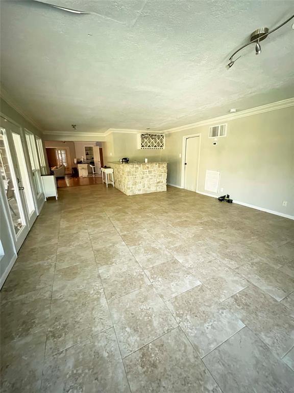 Foto del edificio - 5616 Pine St