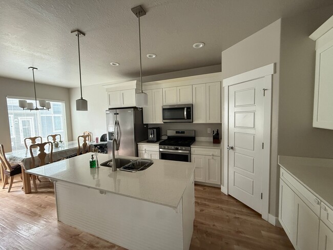 Building Photo - 4111 W 1650 N