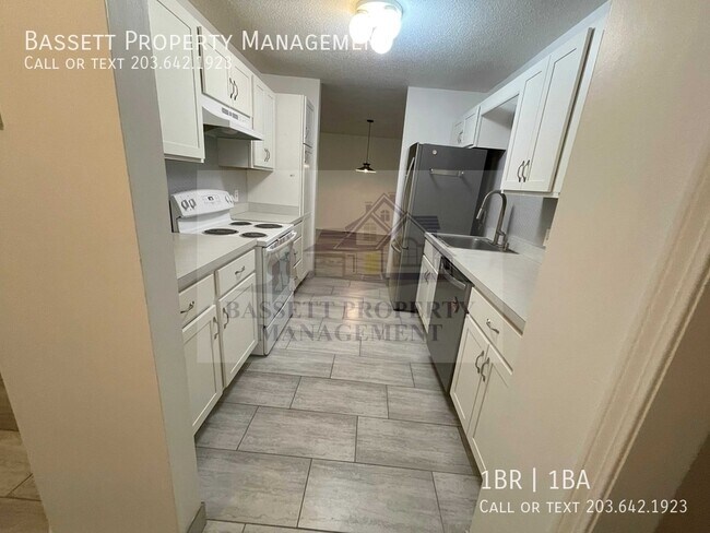 Foto del edificio - 30 Stoneycrest Dr