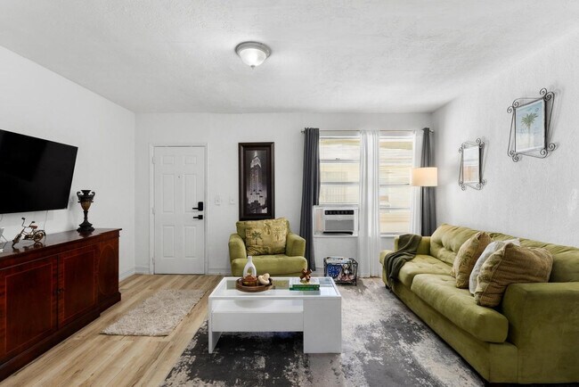 Foto del edificio - 680 SW 7th Ave