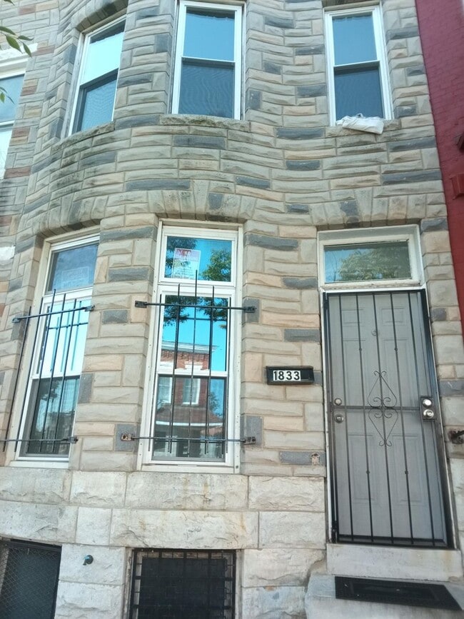 Building Photo - 1833 Walbrook Ave