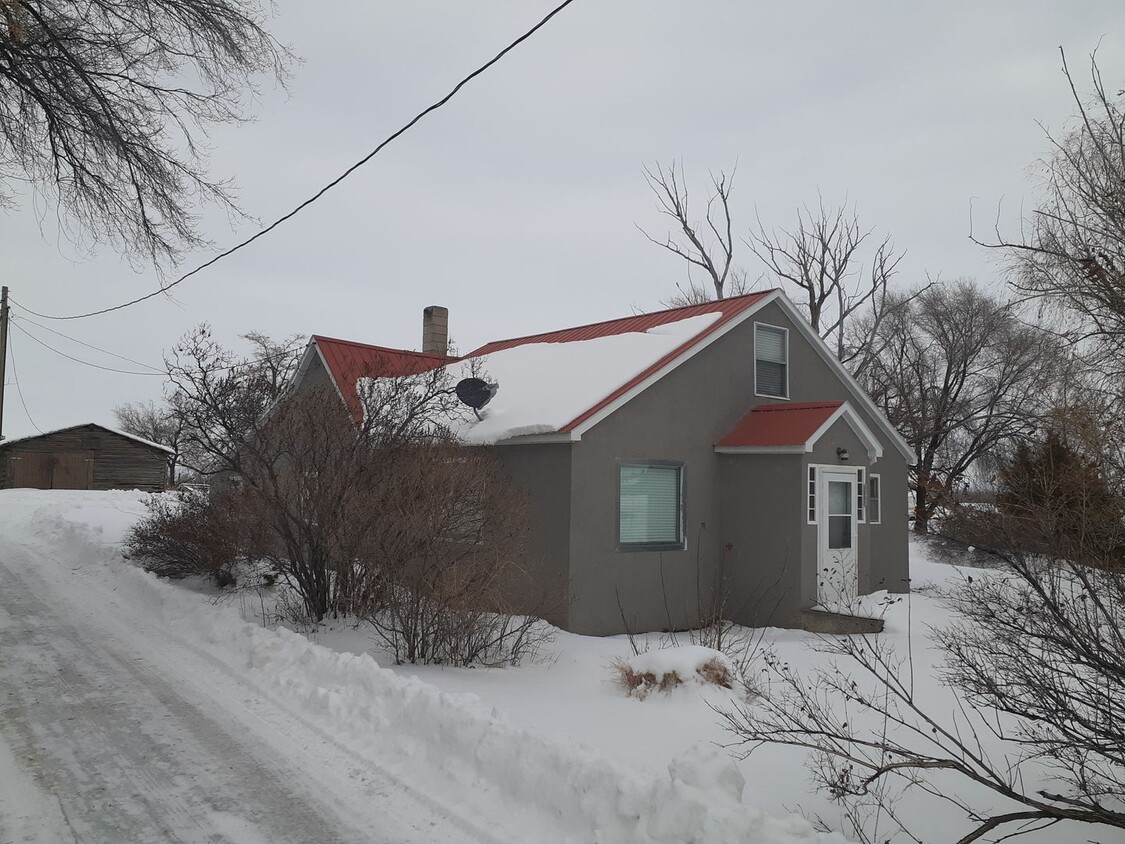 Primary Photo - Super Cute 3 bed 1 bath country home