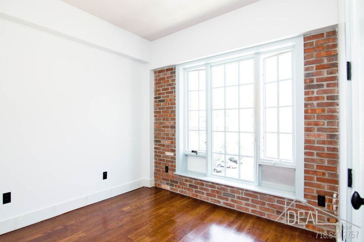 Primary Photo - 25 Brooklyn Ave