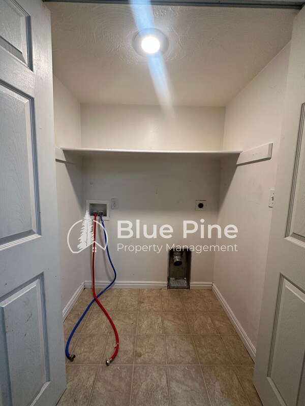 Foto del edificio - 3156 Chasewood Dr