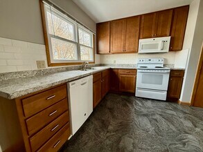 Building Photo - 912 Waterloo Rd