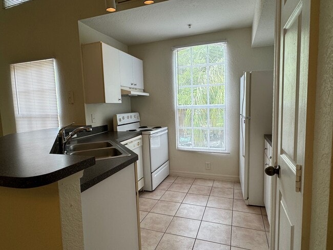 Foto del edificio - 1-Bedroom Condo with Loft & Washer/Dryer a...