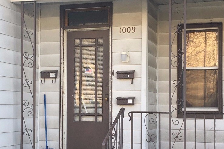 Entrance to apartment building - 1009 Taylor Ave