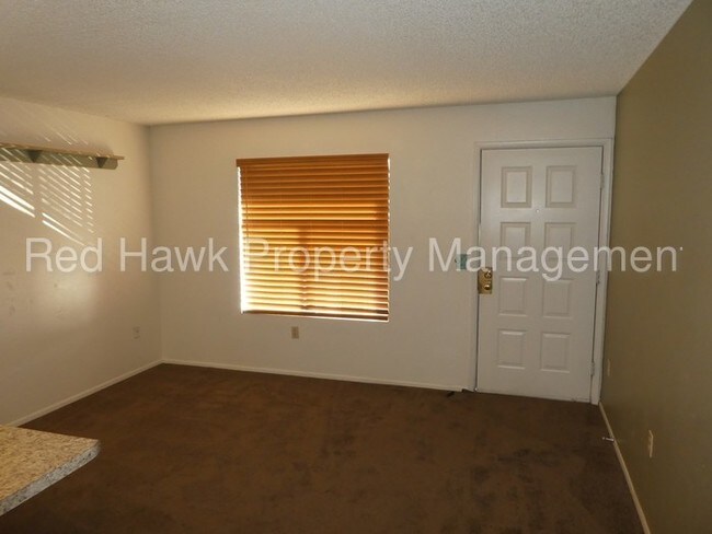 Building Photo - 461 W Holmes Ave