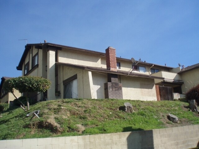 Building Photo - 2410 Nina St