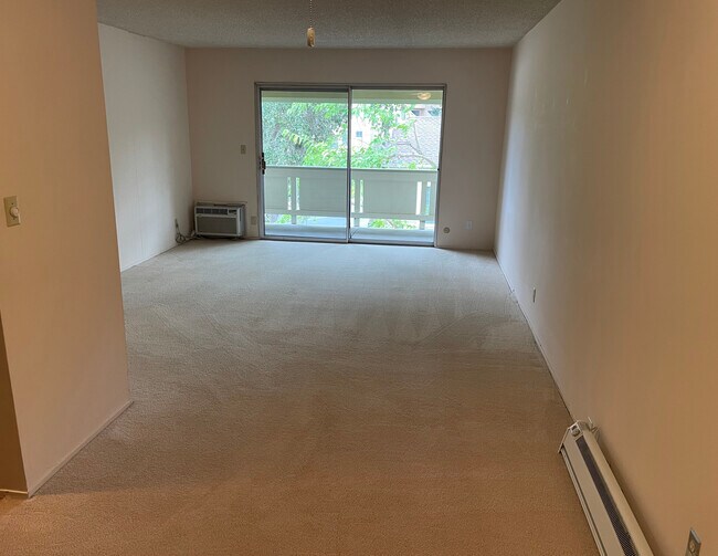 Dining and Living Room - 1305 Boulevard Way