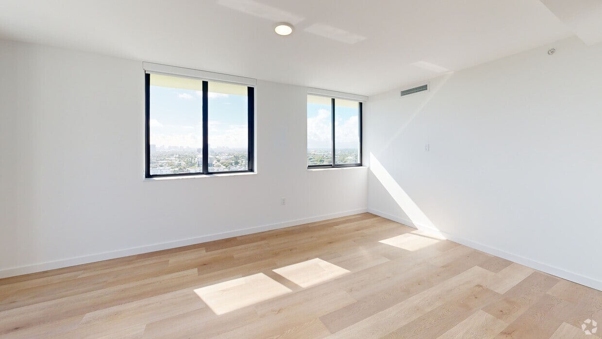 Photo - The Tropic Apartments