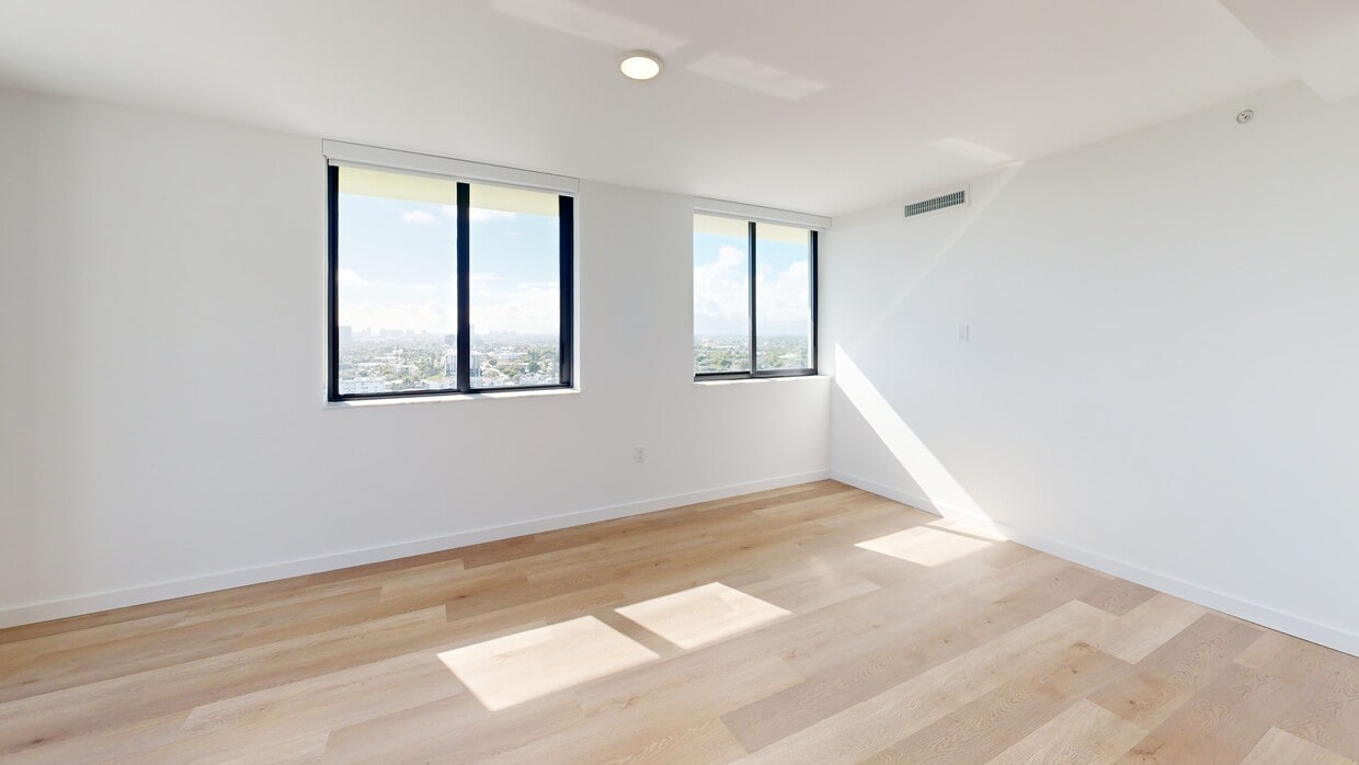 Photo - The Tropic Apartments