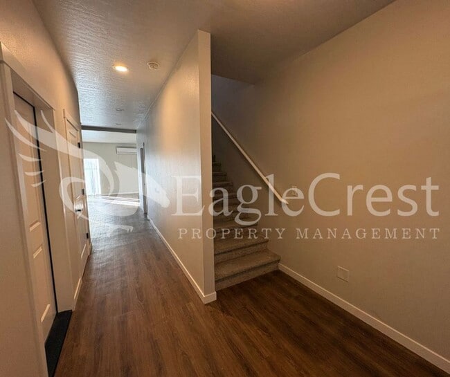 Building Photo - Herbert PL