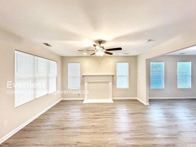 Foto del edificio - 915 Ridge Ave NW