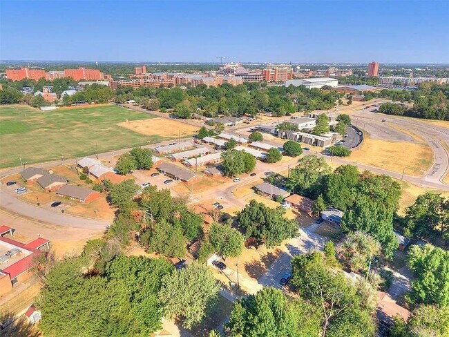 Foto del edificio - 1510 Bedford Ln