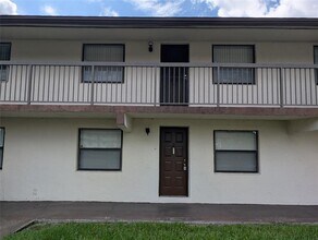 Building Photo - 6040 Shaker Wood Cir