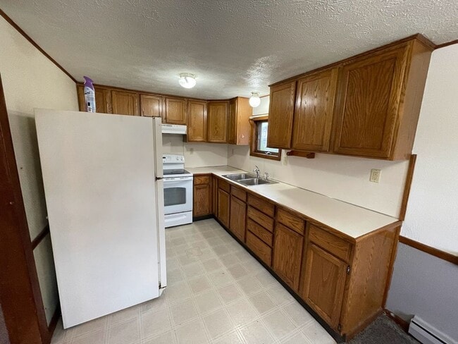 Building Photo - Fulton Rd Triplex