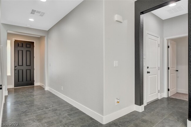 Building Photo - 4111 Enchanting Sky Ave
