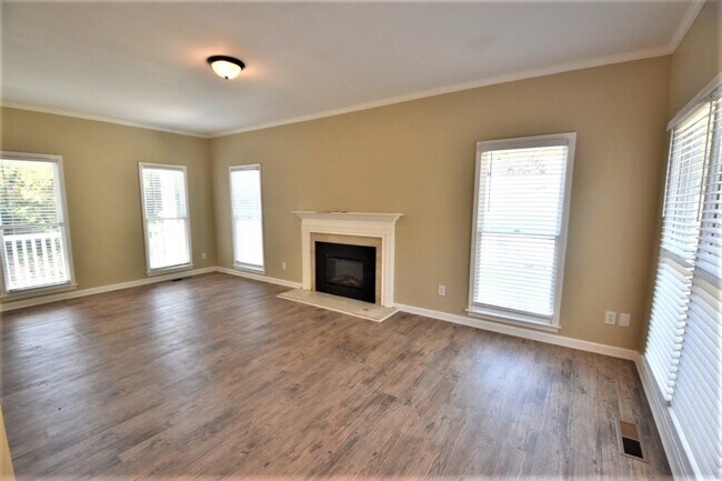 Foto del edificio - 7540 Golden Sands Dr