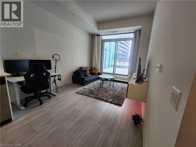 Photo du bâtiment - 55 Duke St W